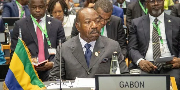 Gabon, Kooniŋkooɓe ɓee kabri wonnde liɓii laamu Ali Ben Bongo.